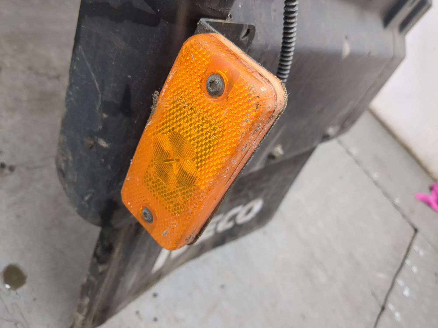 Крыло переднее левое