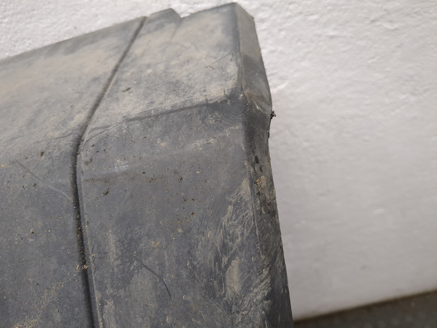 Крыло переднее левое