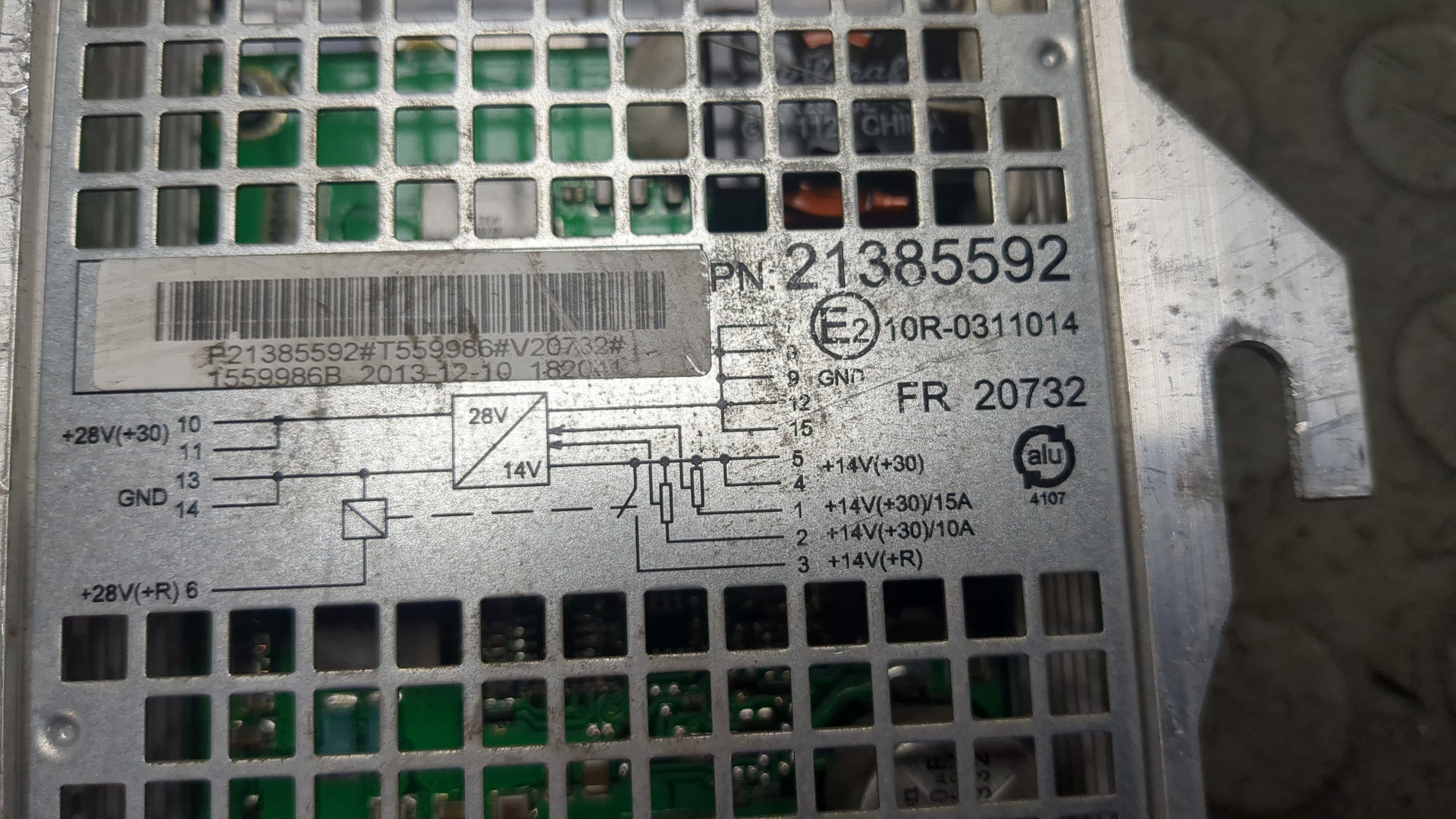 Преобразователь напряжения (адаптер)