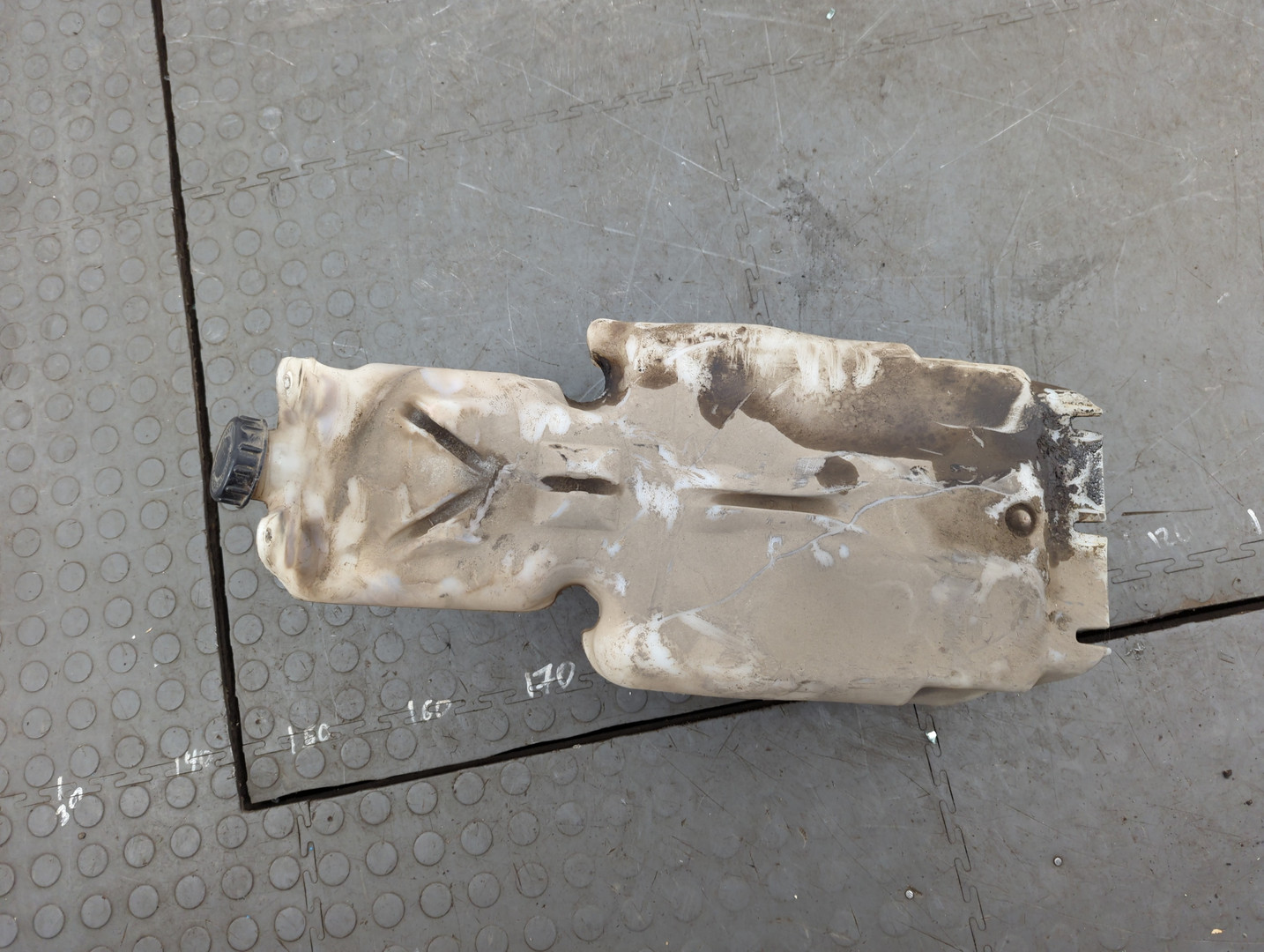 Бачок омывателя лобового стекла