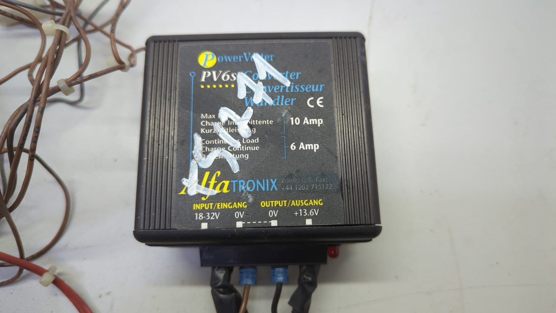 Преобразователь напряжения (адаптер)