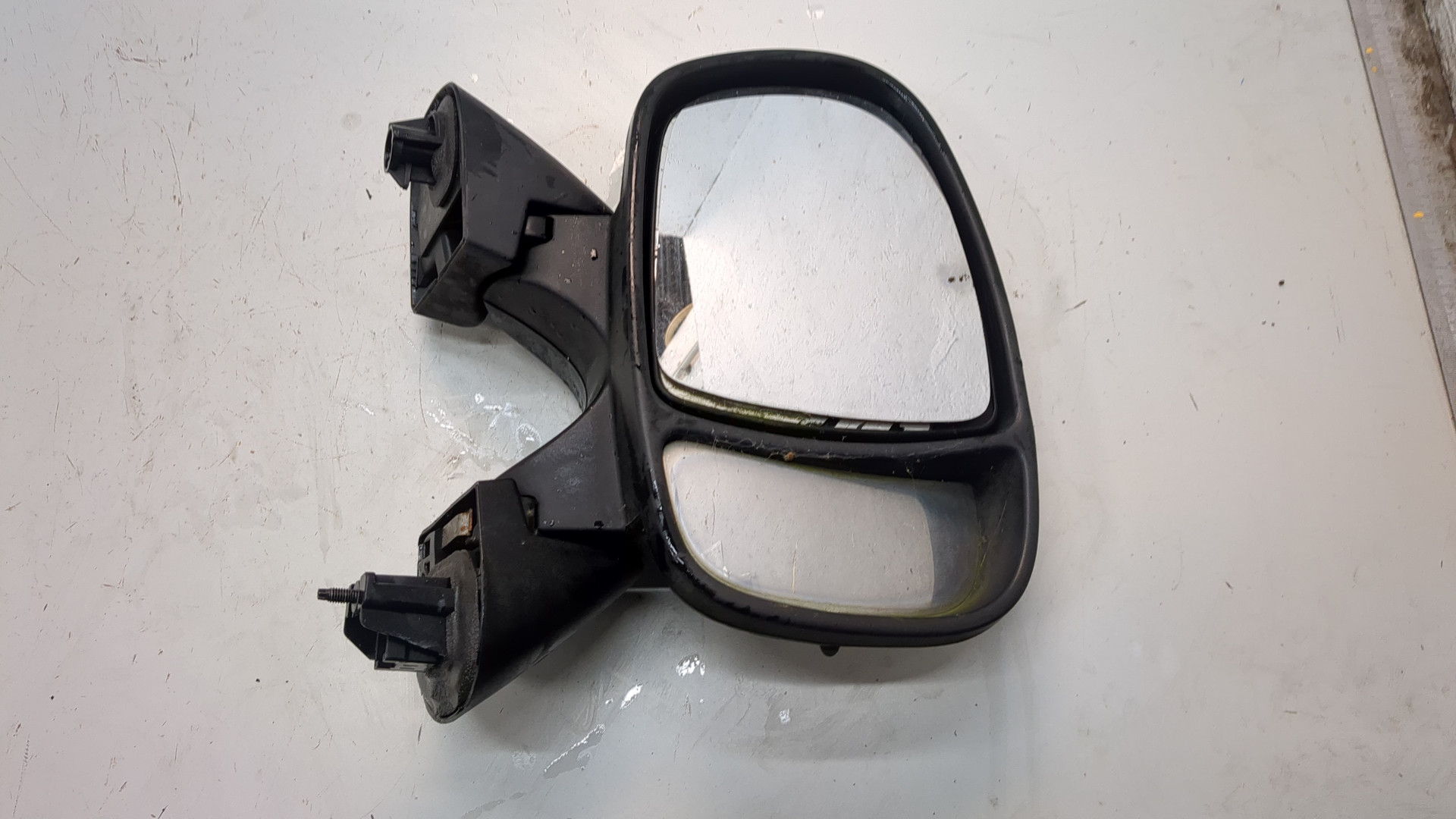 Зеркало правое электрическое