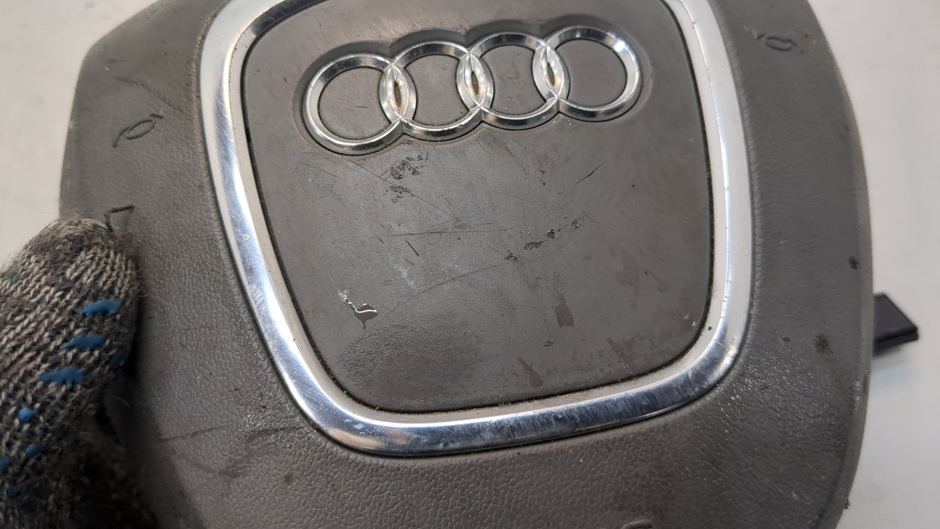 Подушка безопасности в рулевое колесо