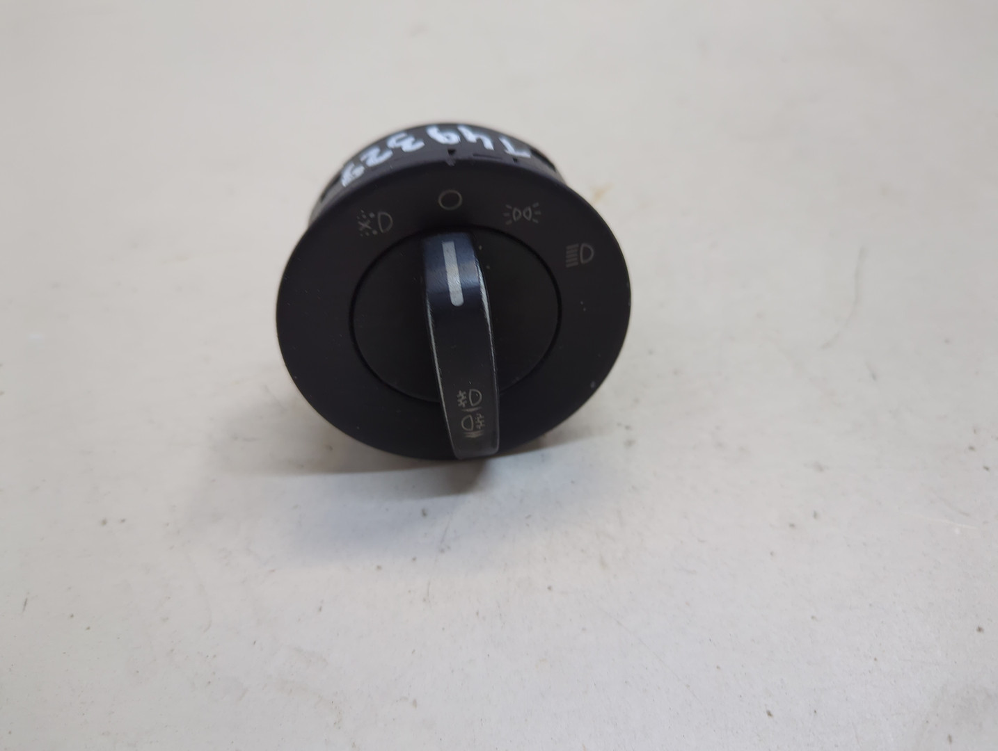 Переключатель света фар