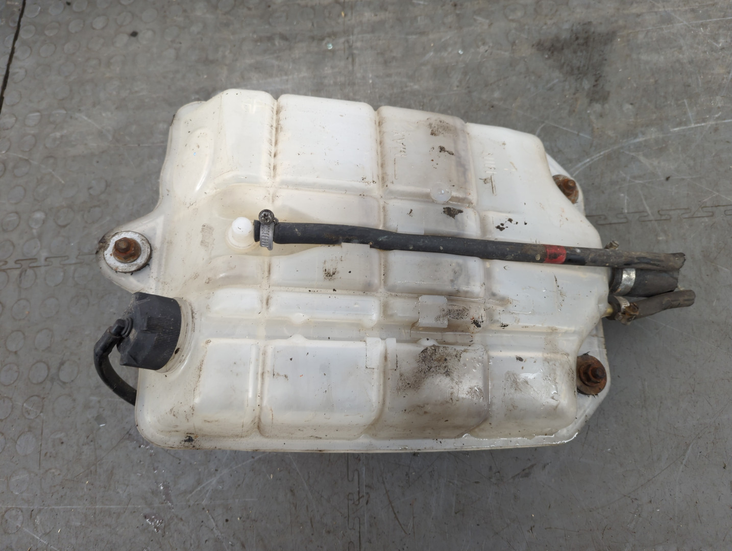 Бачок расширительный