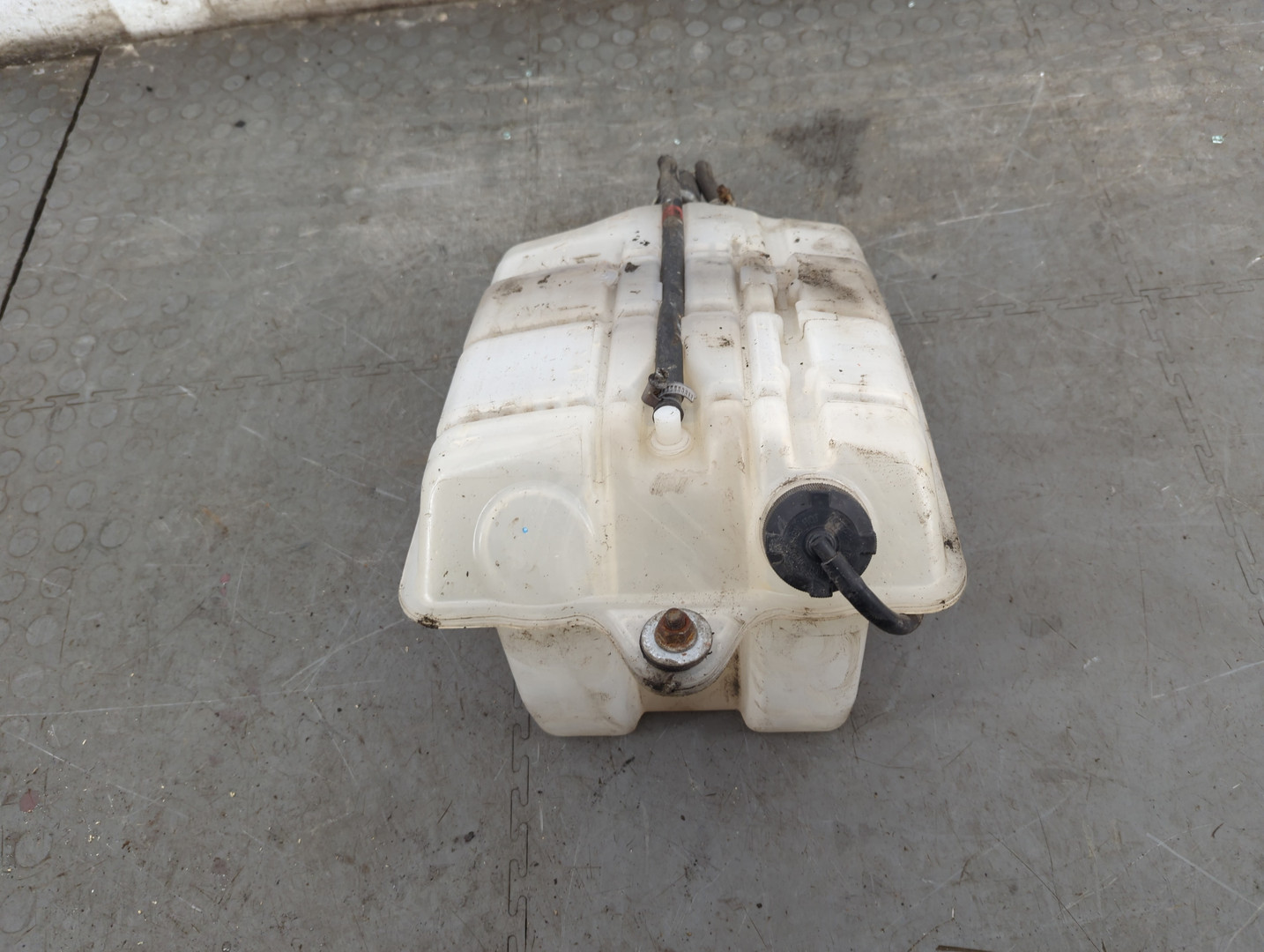 Бачок расширительный