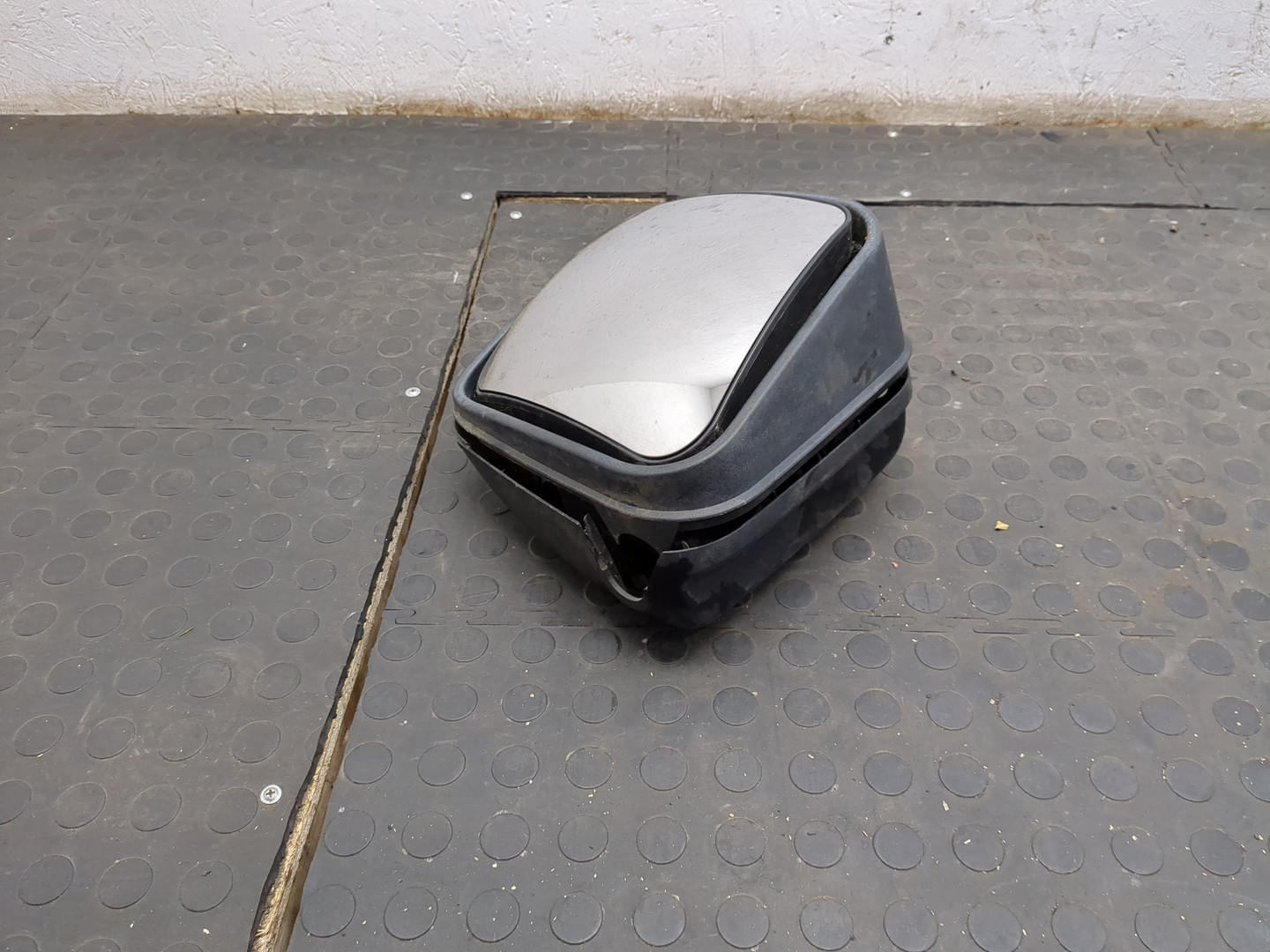 Зеркало левое электрическое