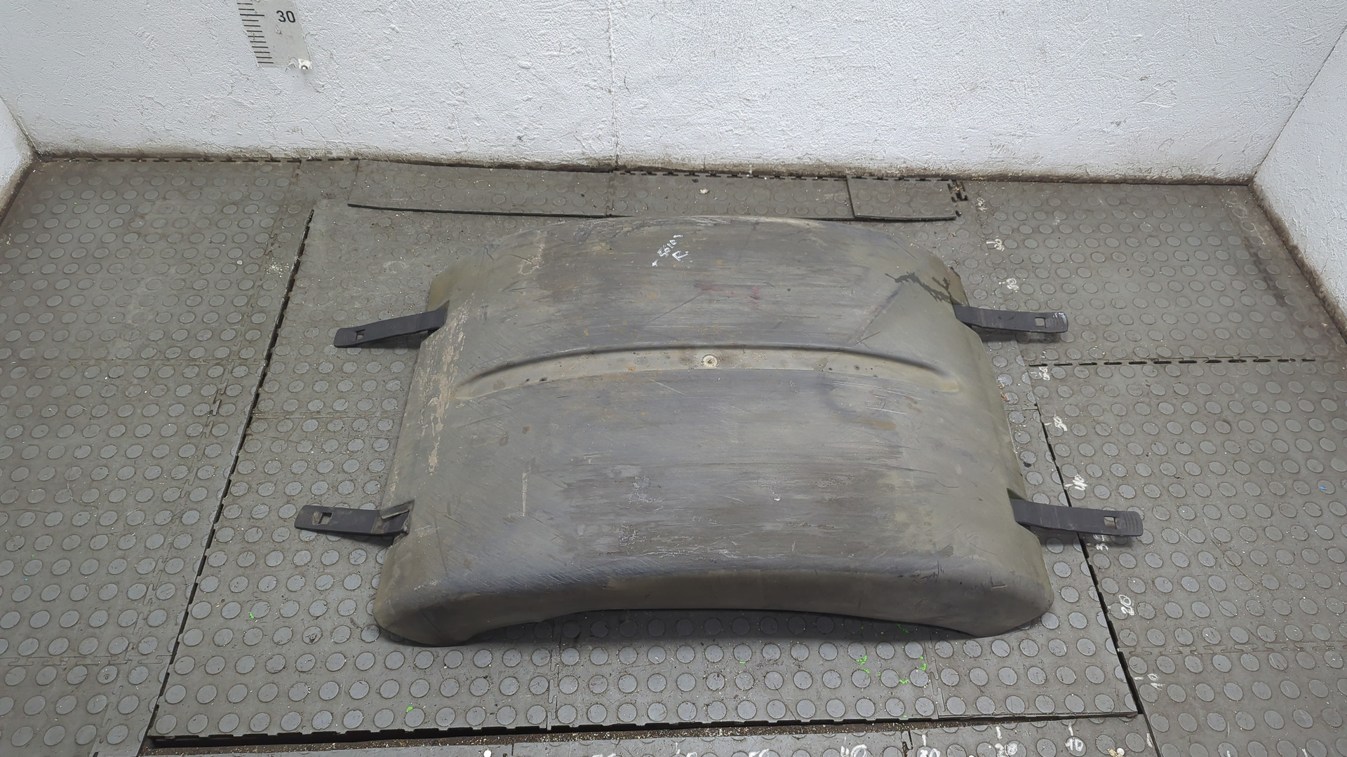 Крыло заднее правое