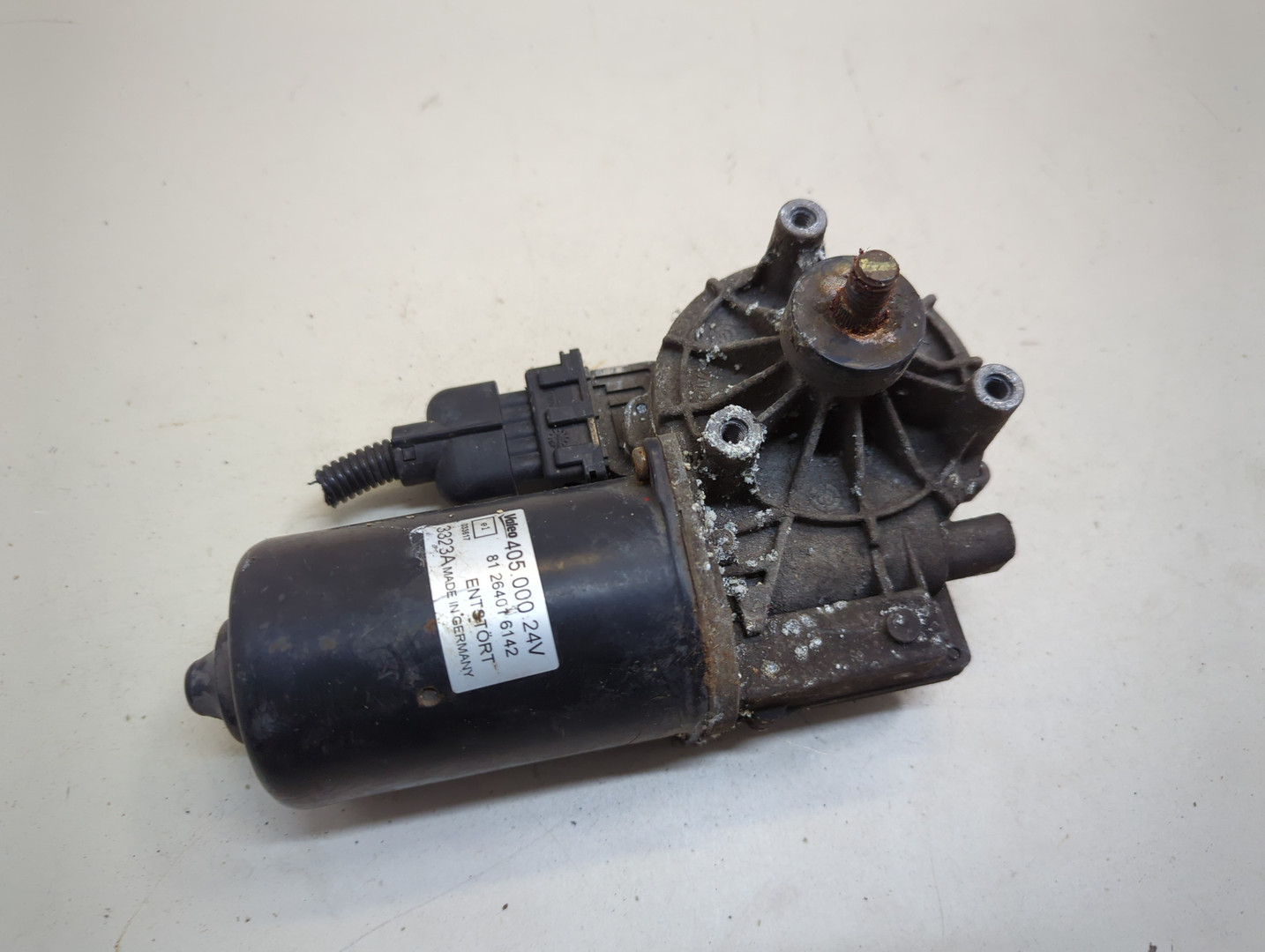 Моторчик стеклоочистителя передний