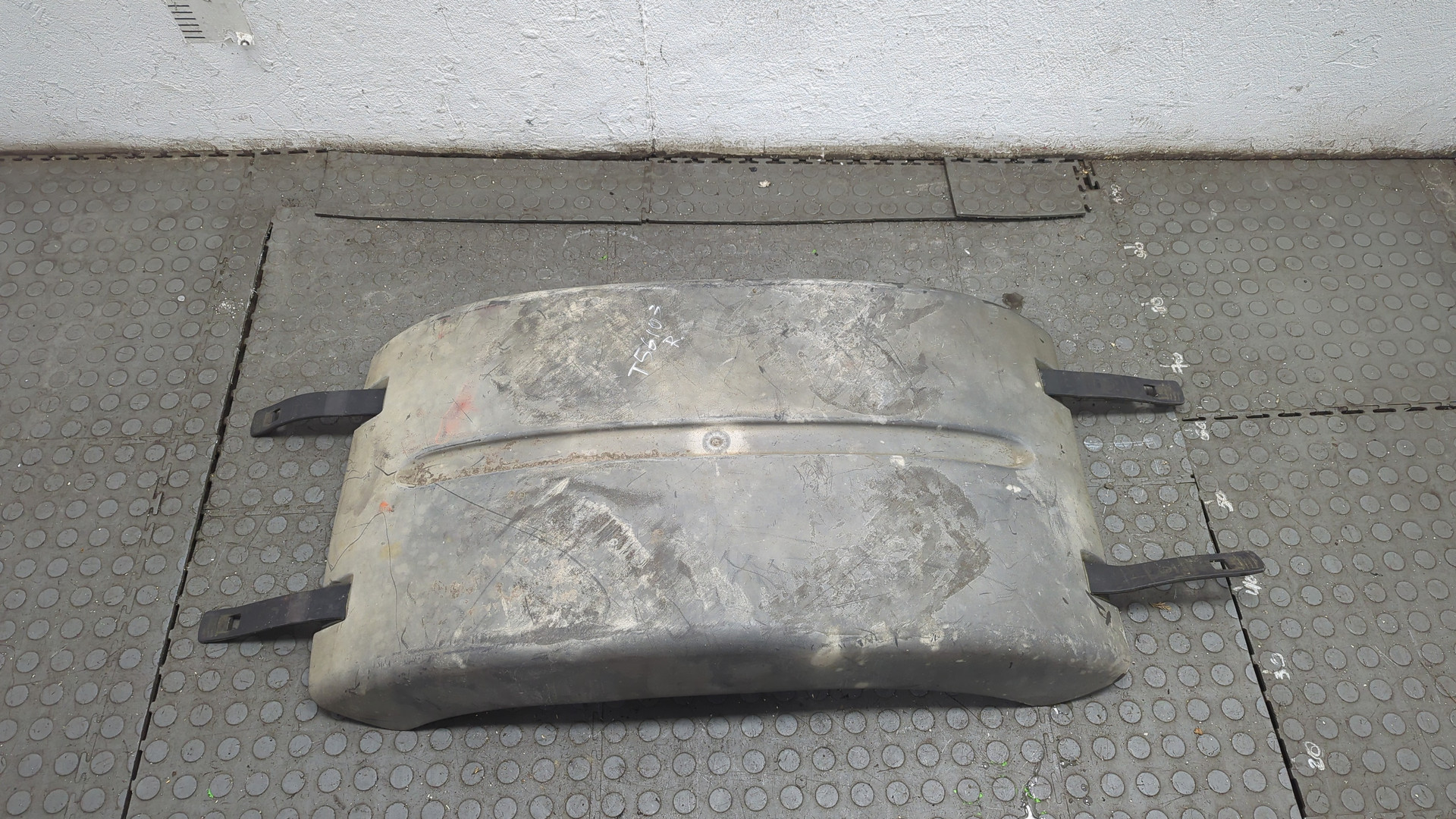 Крыло заднее правое