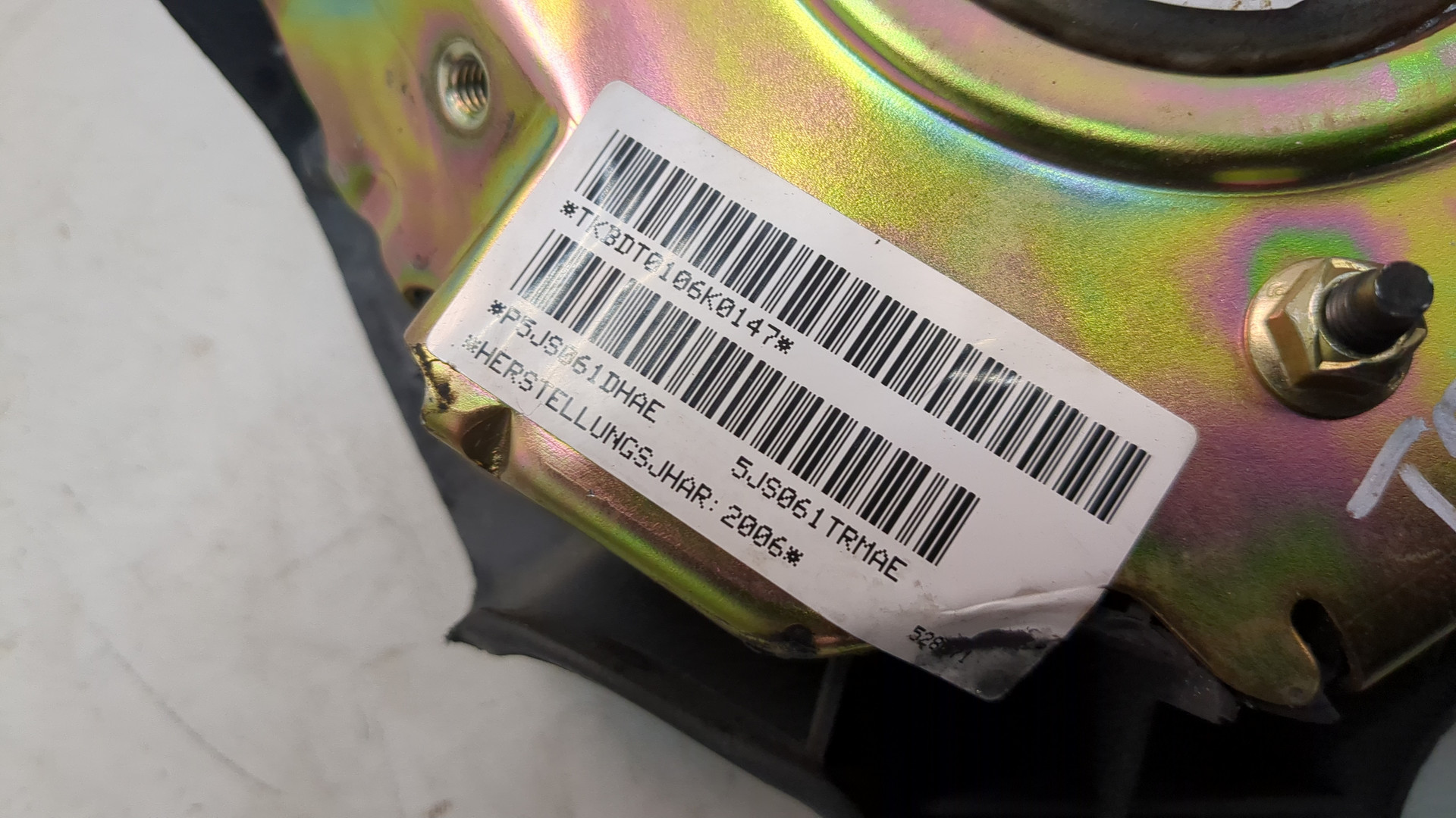 Подушка безопасности в рулевое колесо