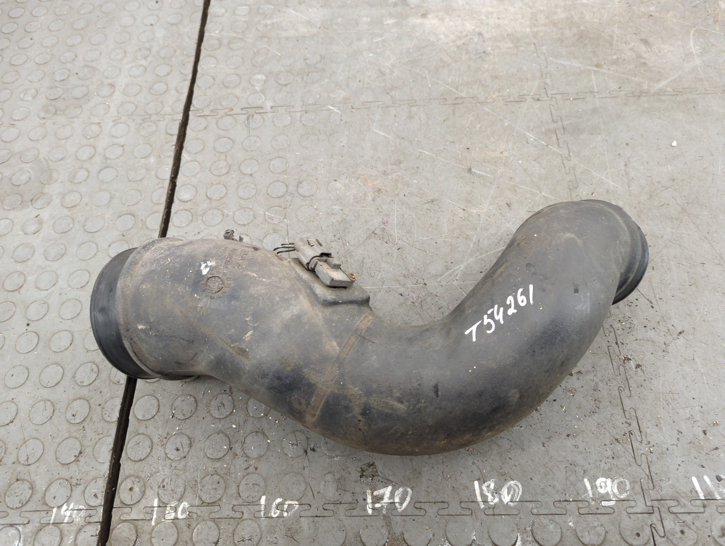 Патрубок воздушного фильтра