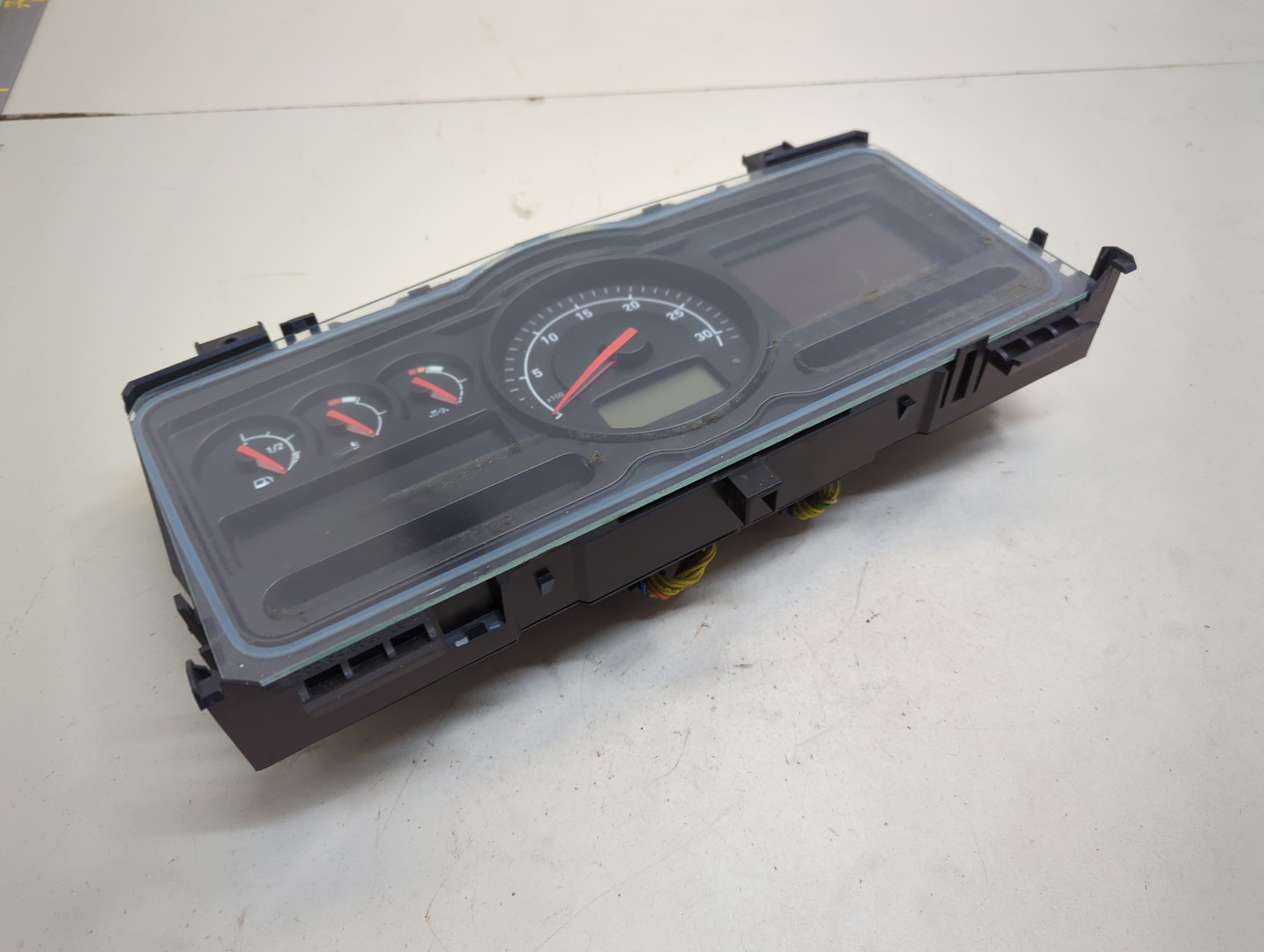 Панель приборов