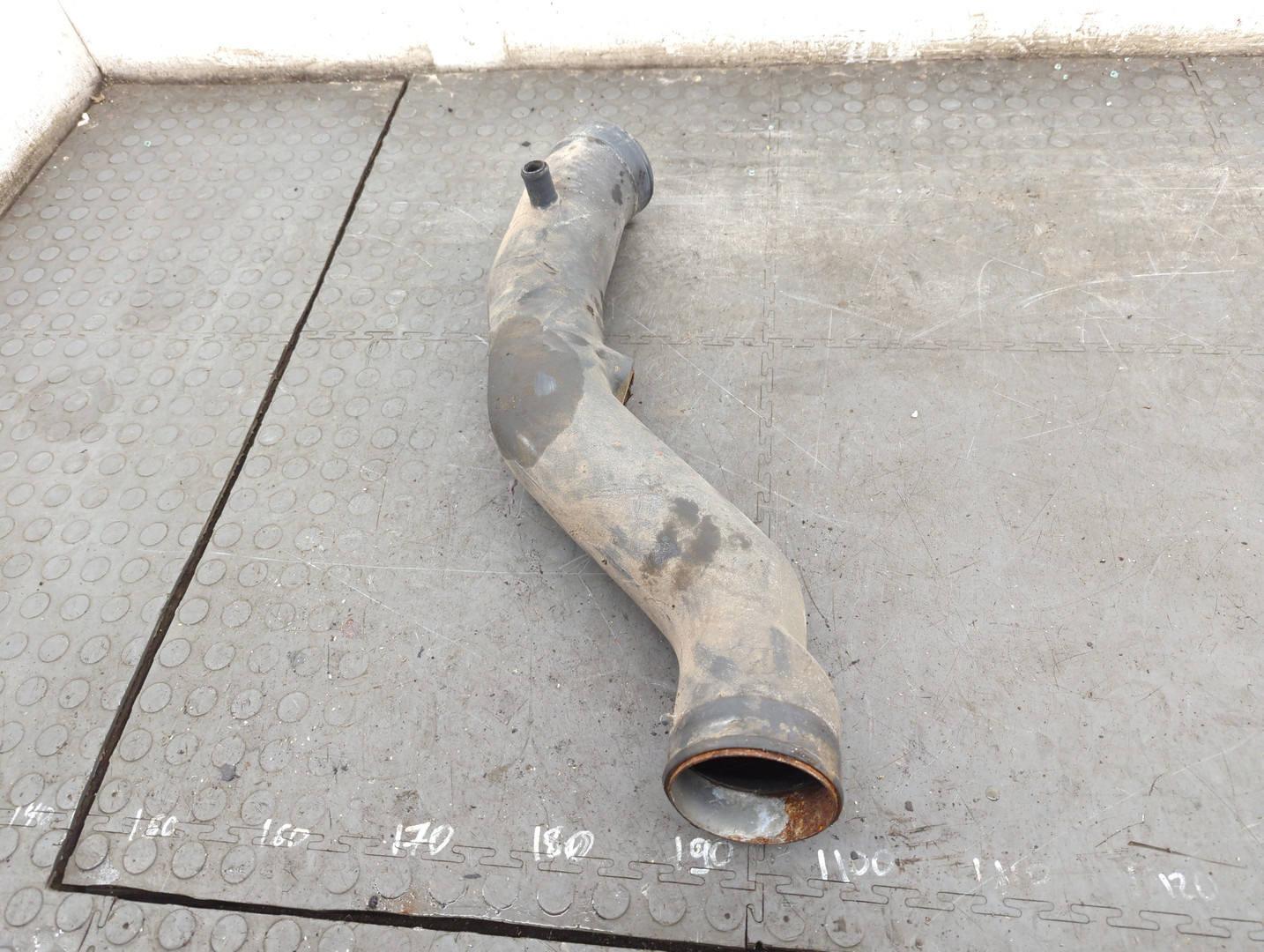 Патрубок воздушного фильтра