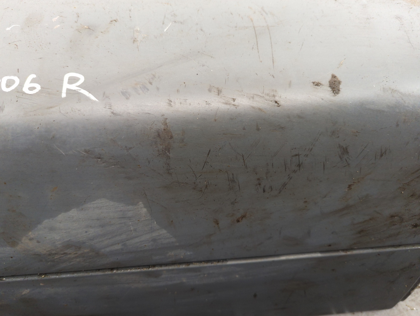 Крыло переднее правое