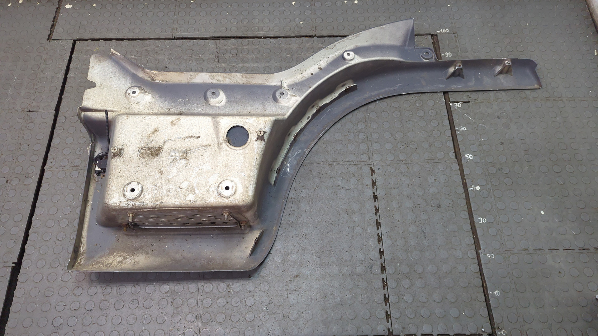 Подножка правая