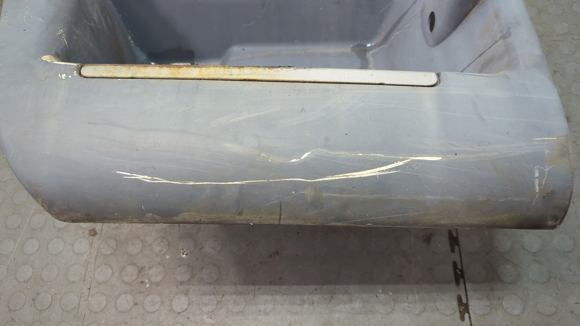 Подножка правая