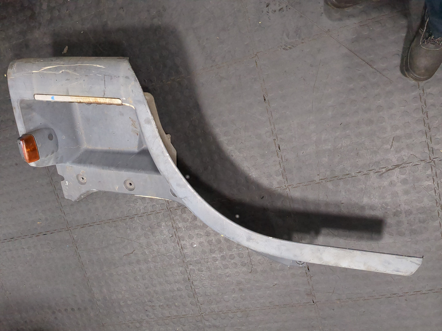 Подножка правая