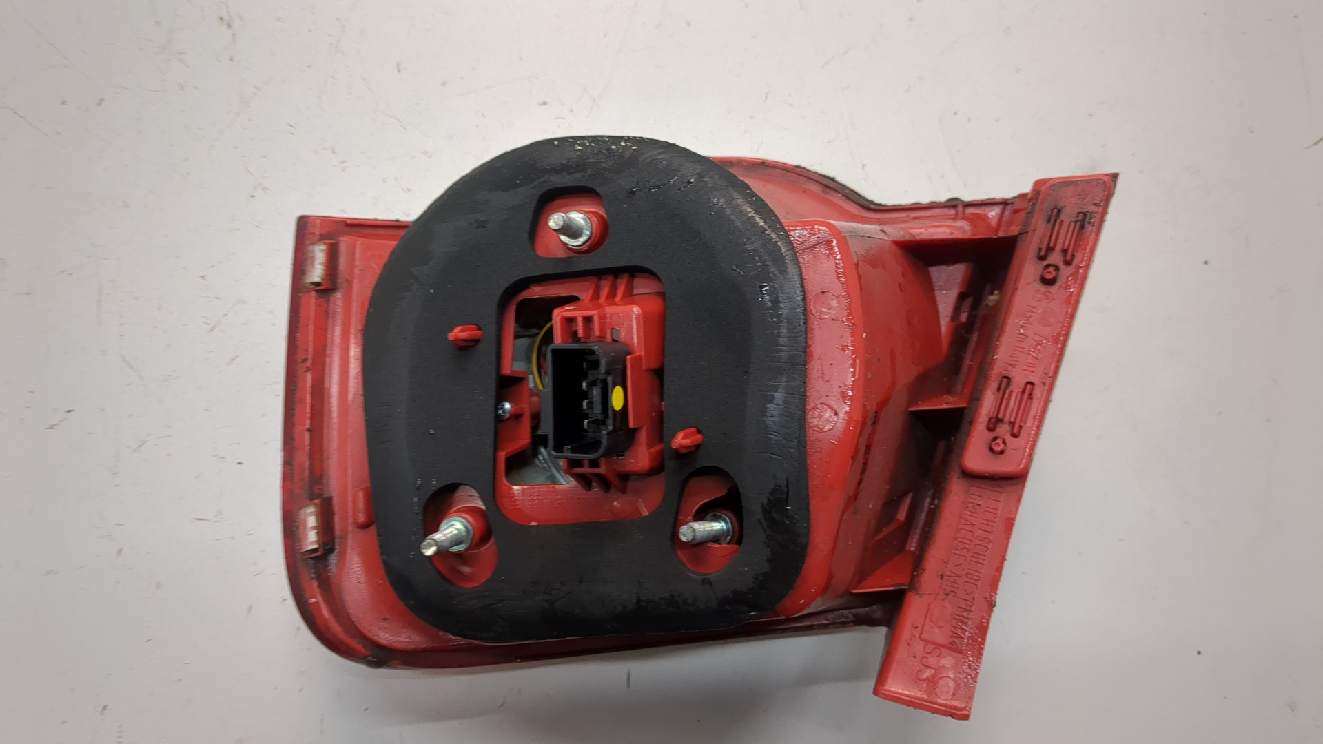 Фонарь задний левый