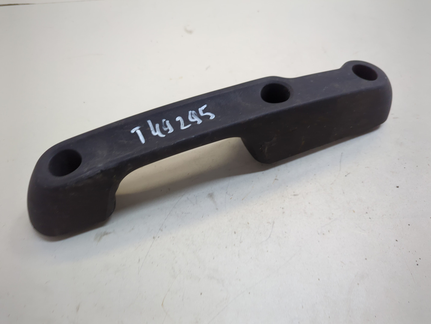 Ручка открывания капота