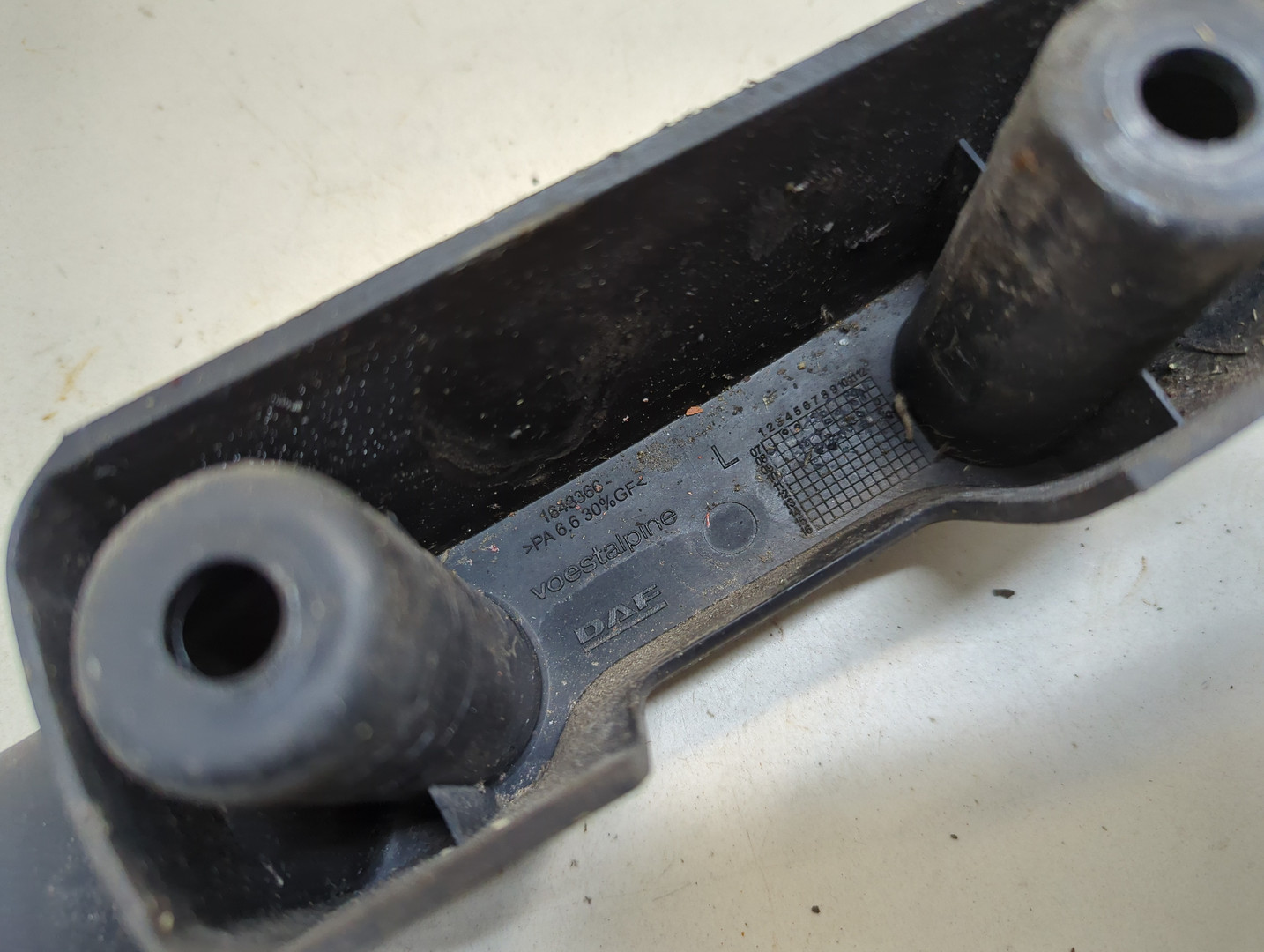 Ручка открывания капота