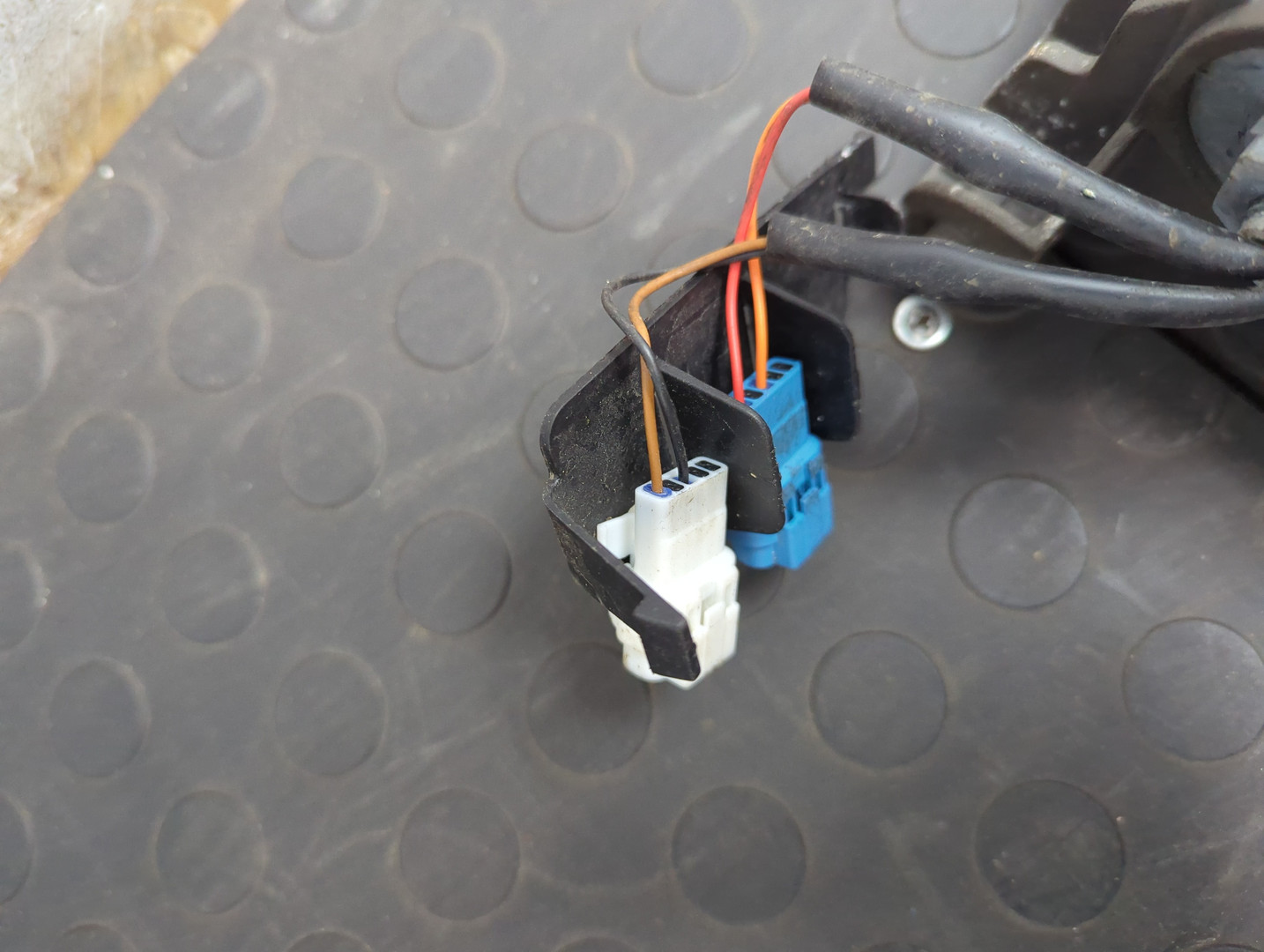 Зеркало левое электрическое