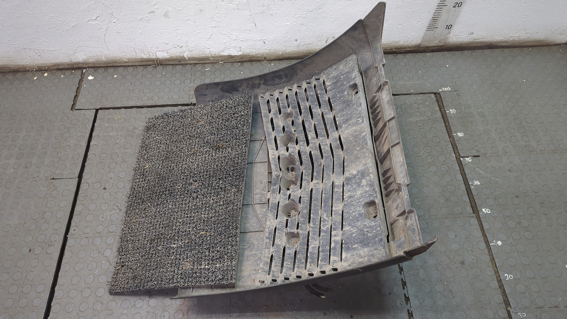 Крыло заднее правое