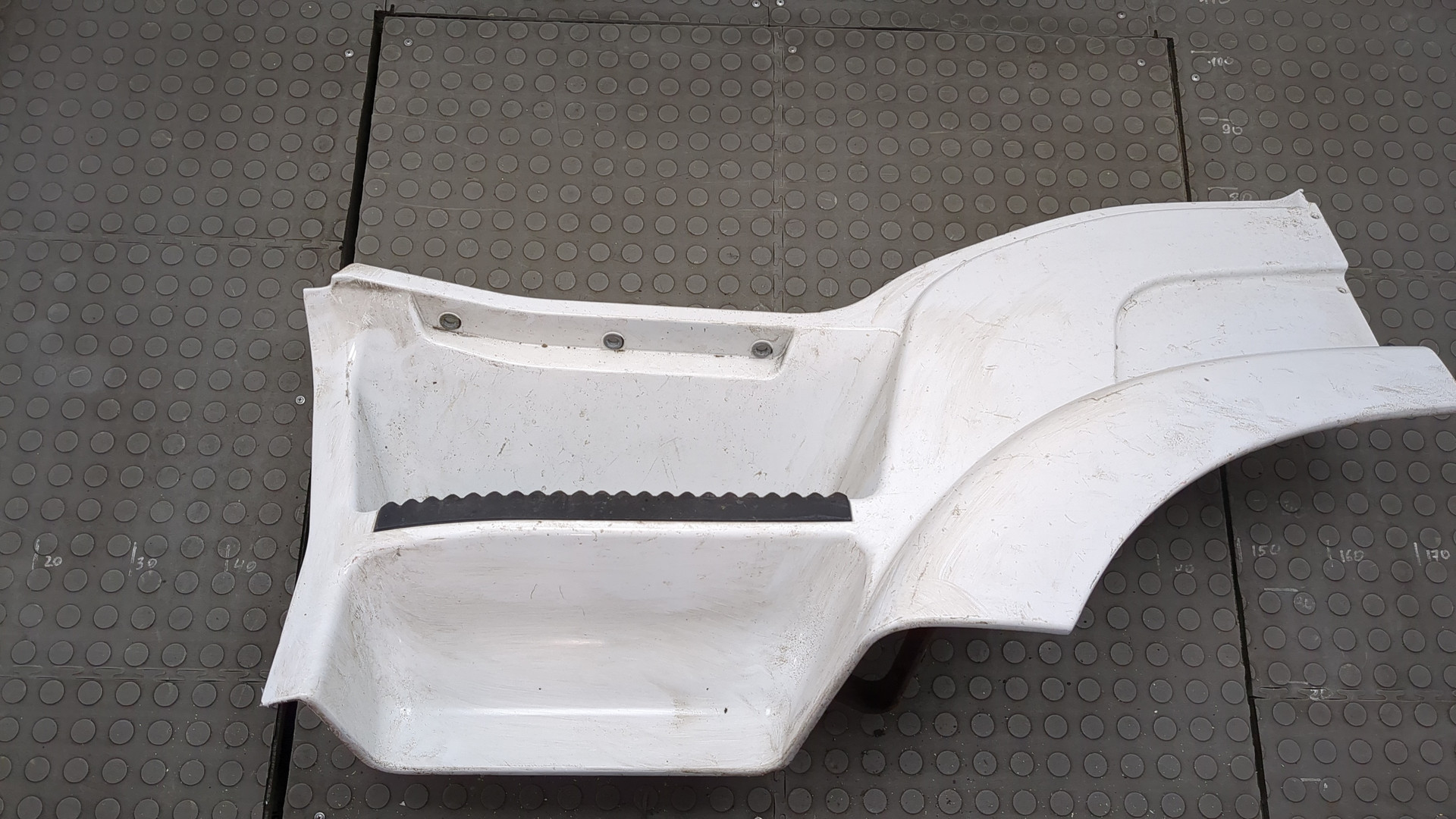 Подножка левая