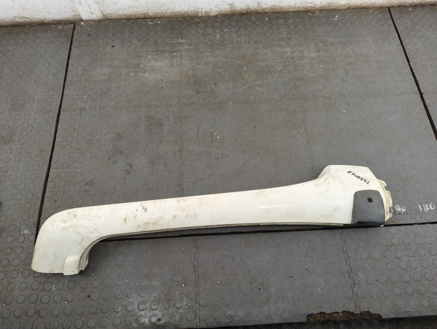 Молдинг лобового стекла