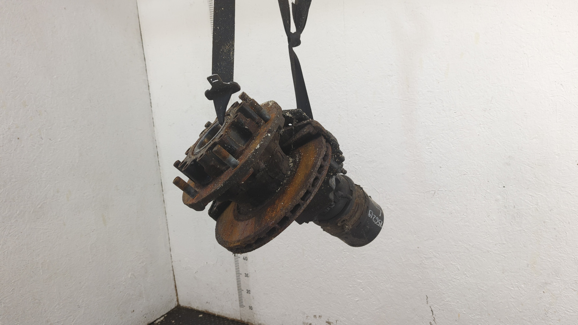 Кулак поворотный задний левый