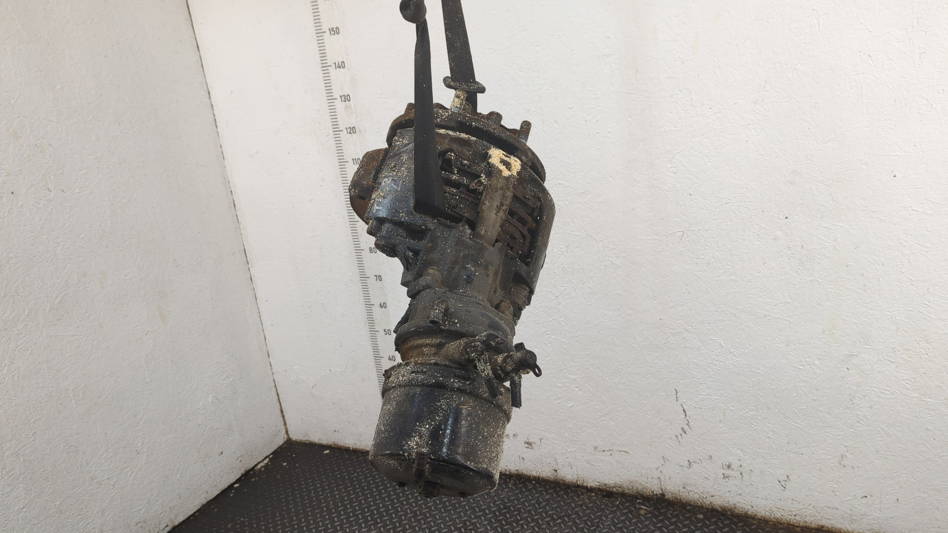 Кулак поворотный задний левый