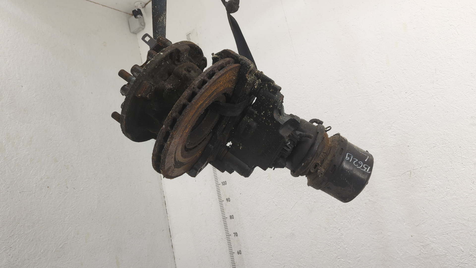 Кулак поворотный задний левый