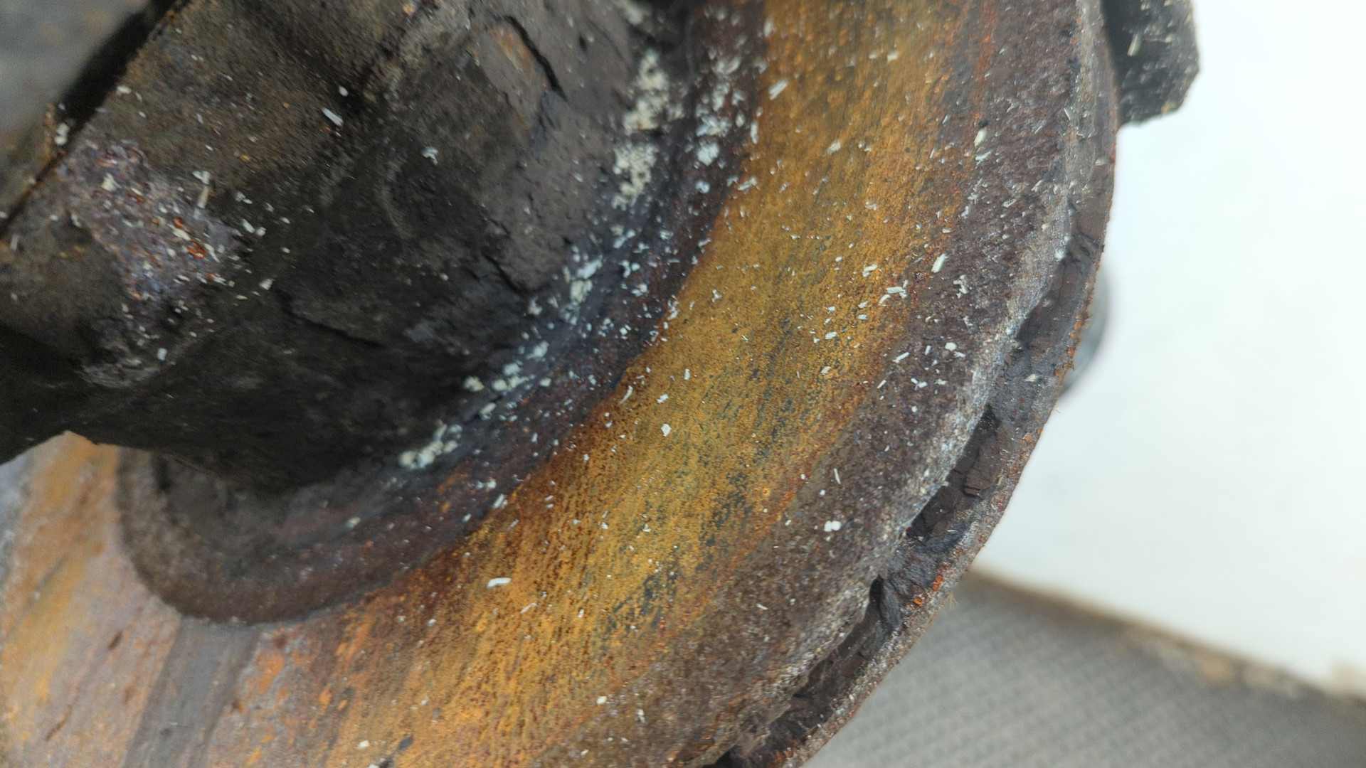 Кулак поворотный задний левый