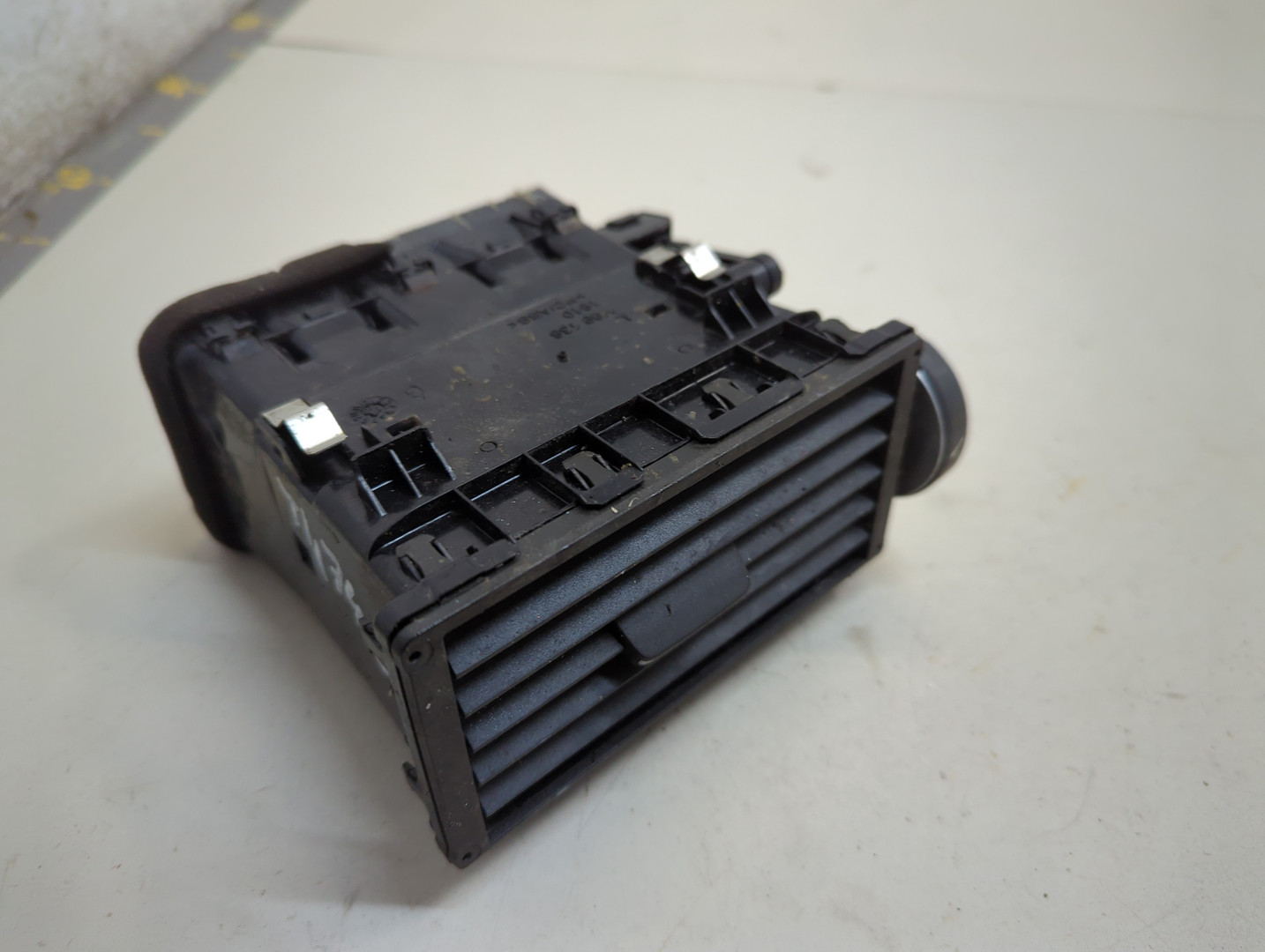 Дефлектор воздушный