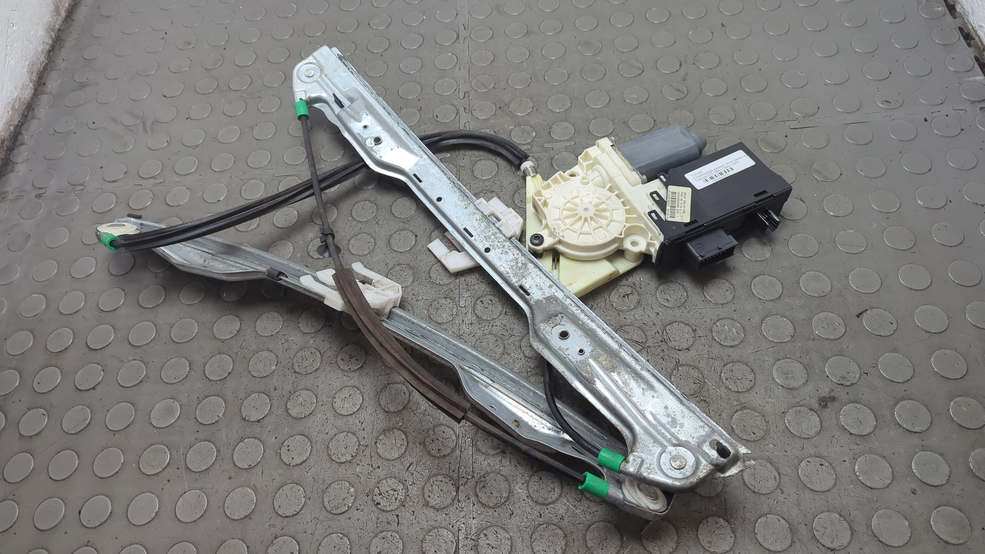 Стеклоподъемник электр. передний левый