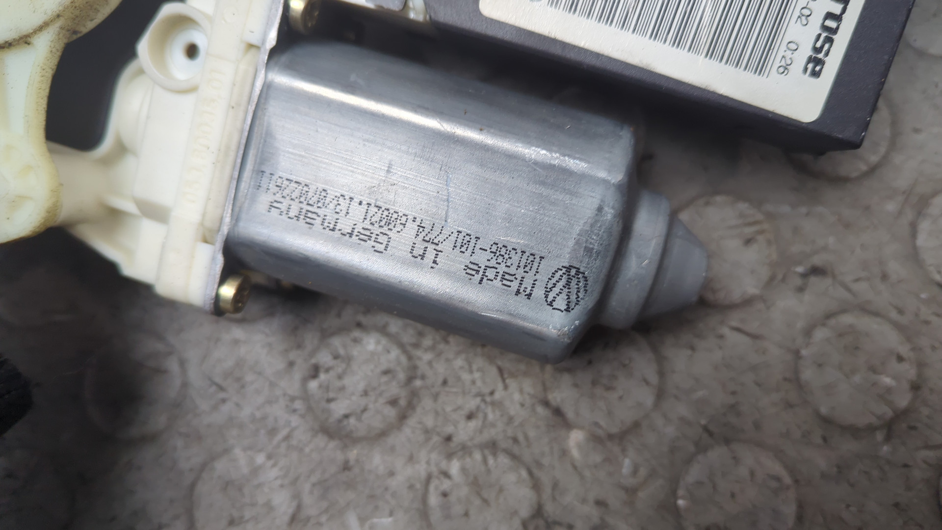 Стеклоподъемник электр. передний левый