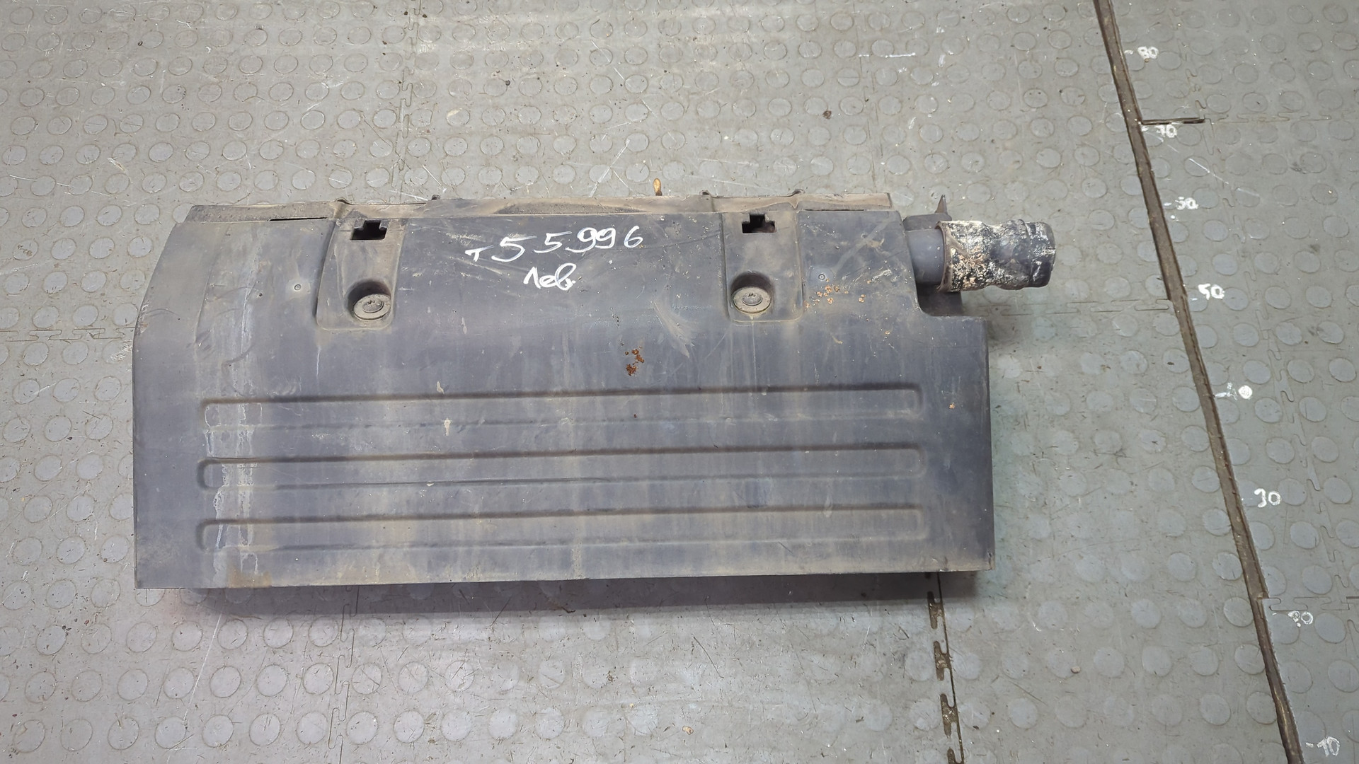 Крыло заднее левое