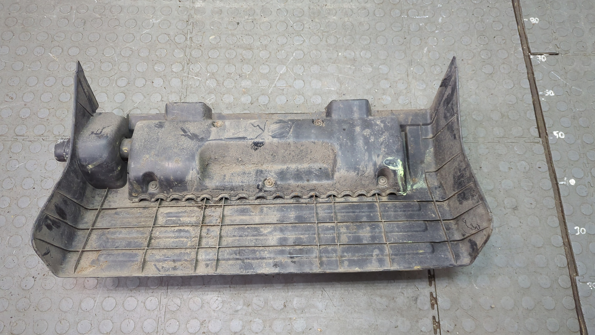 Крыло заднее левое