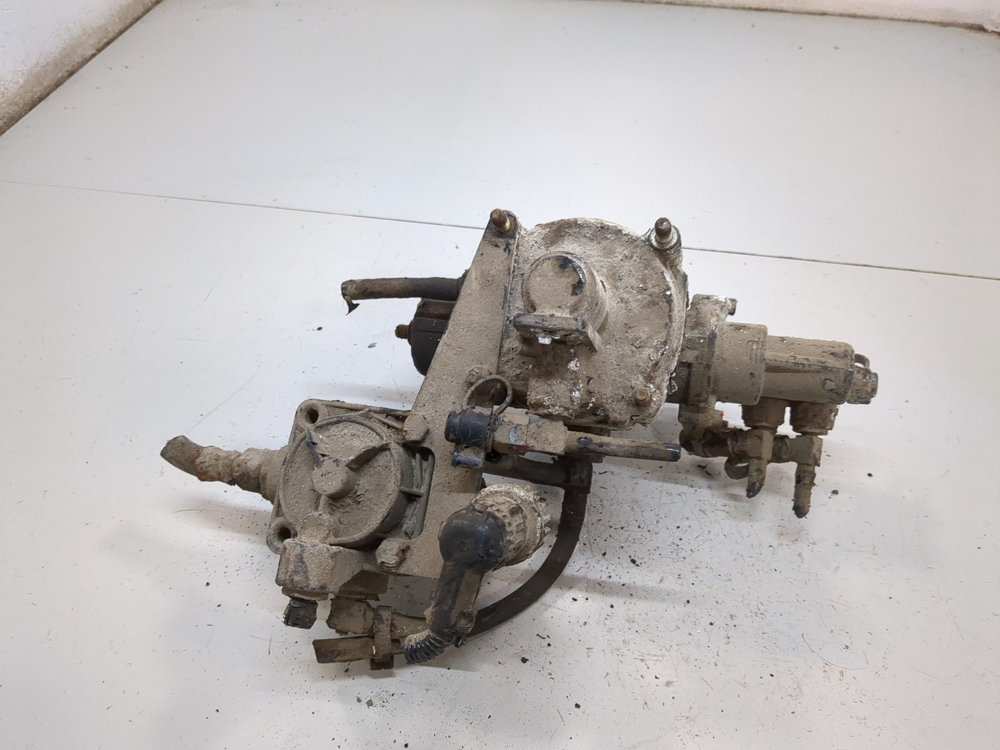 Распределитель тормозных сил