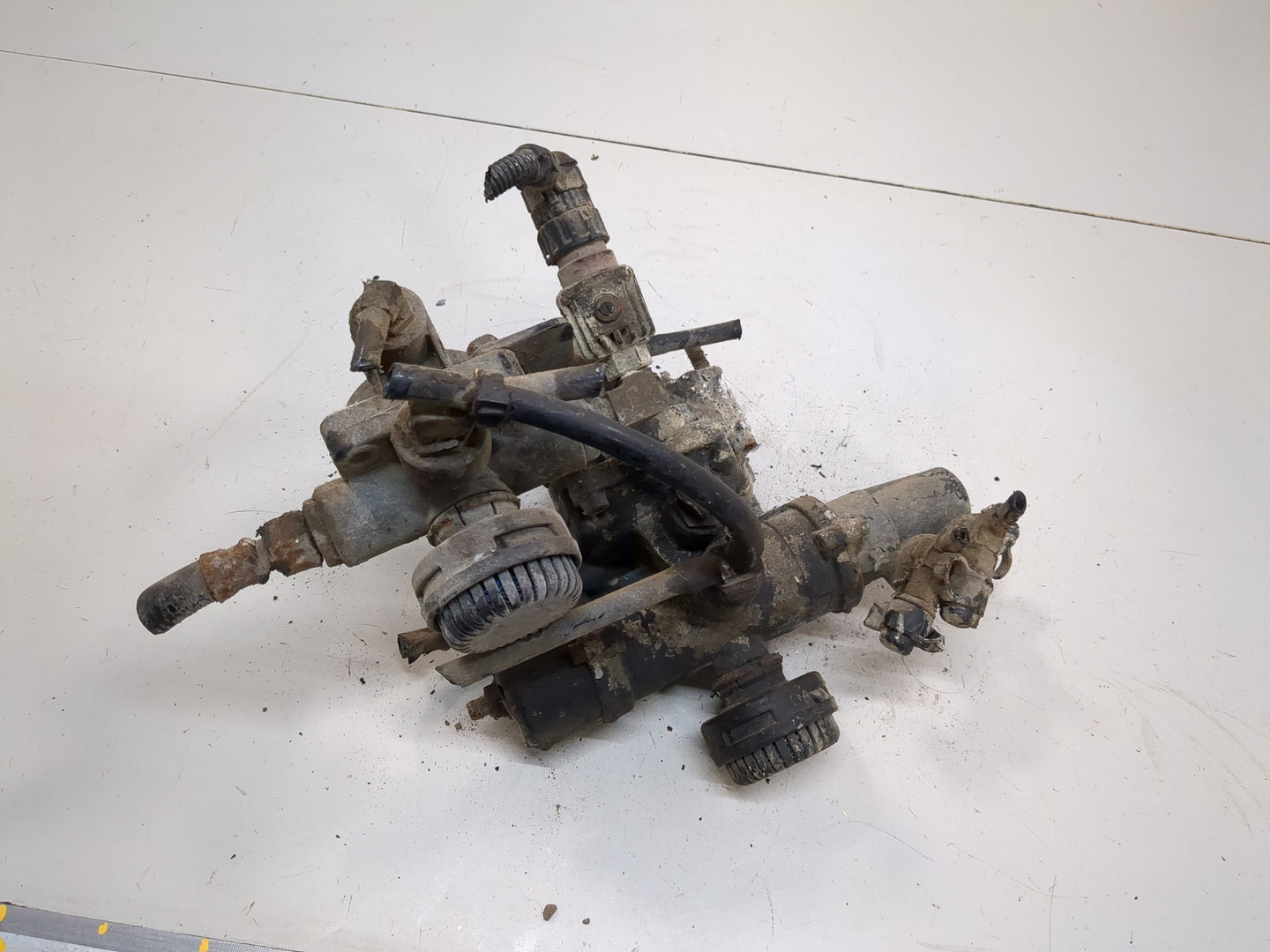 Распределитель тормозных сил