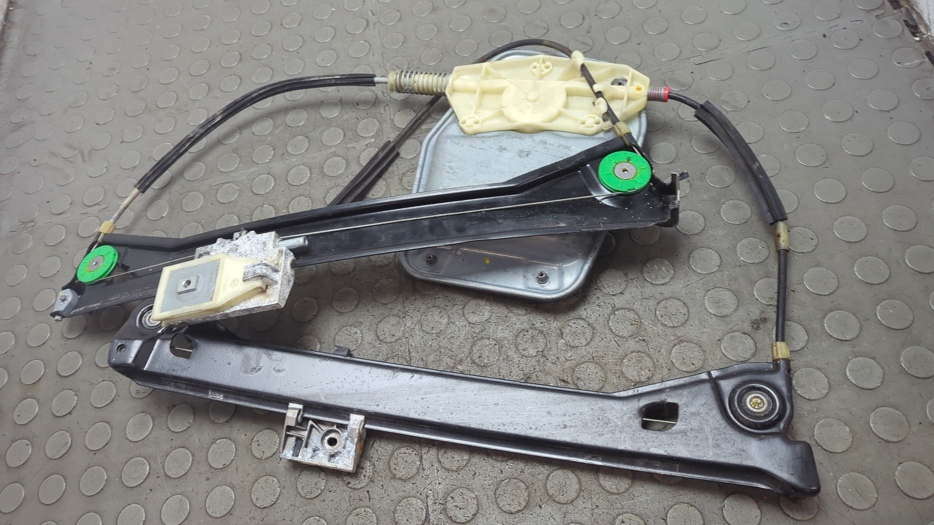 Стеклоподъемник электр. передний правый