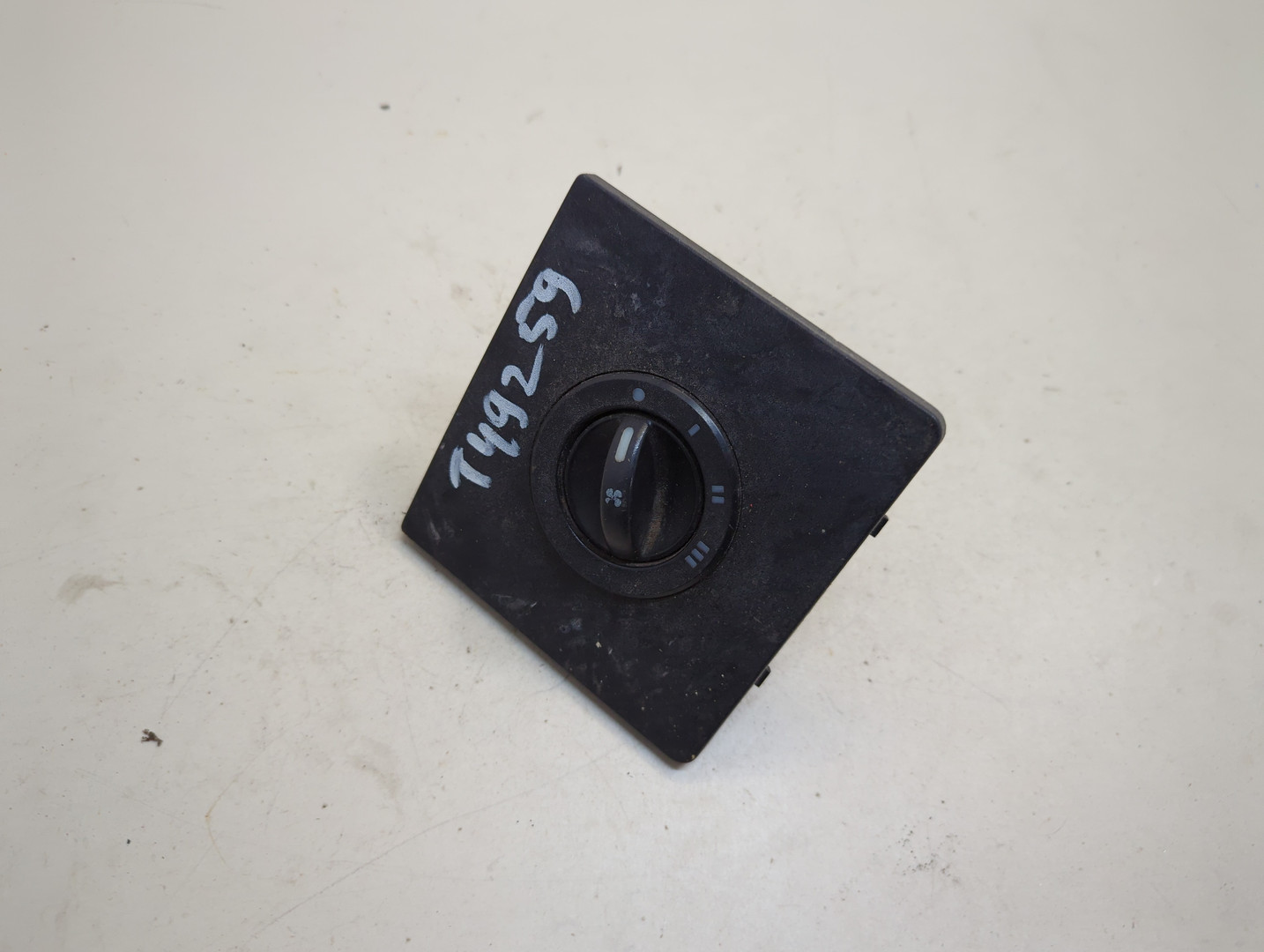 Переключатель отопителя