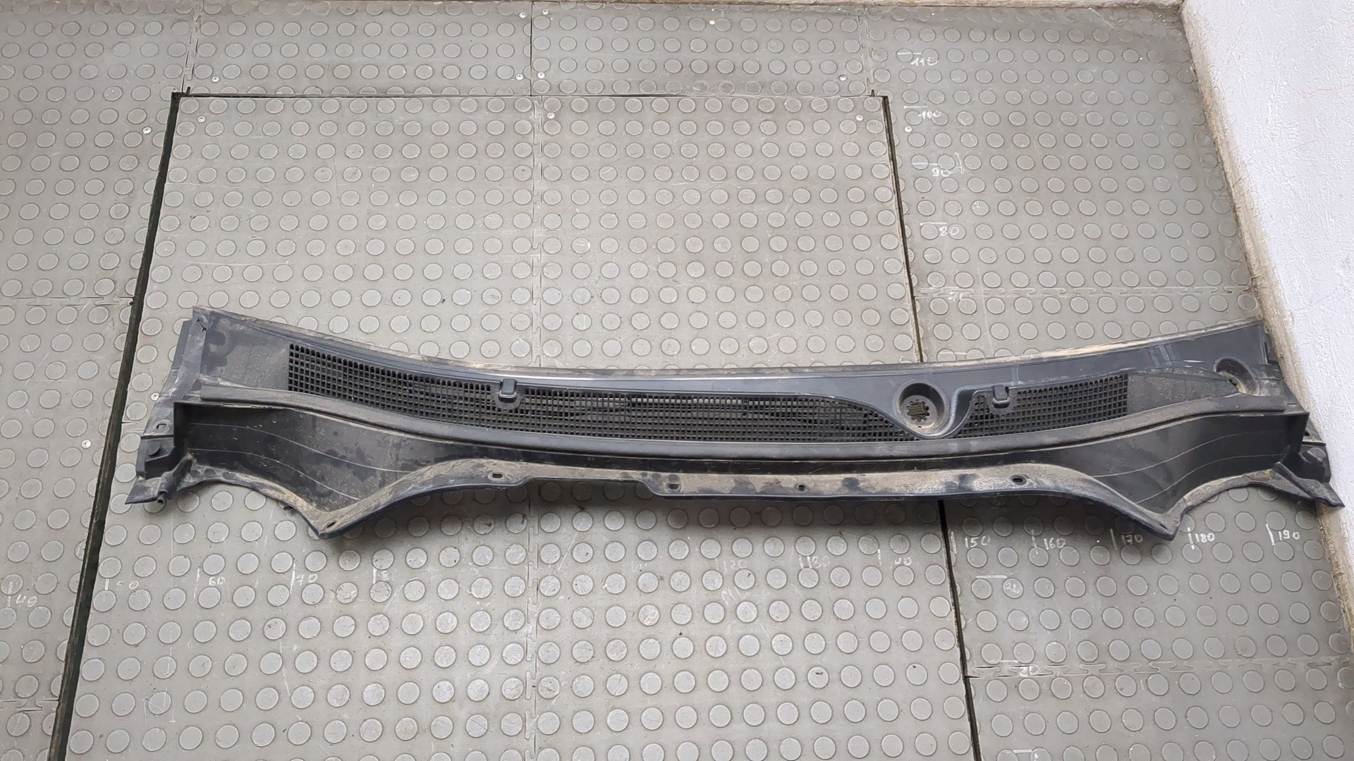 Решетка стеклоочистителей (Жабо)