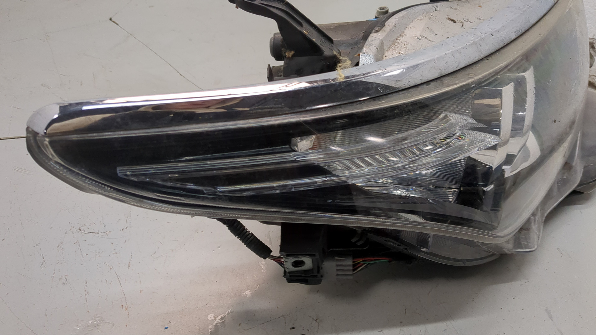 Фара правая