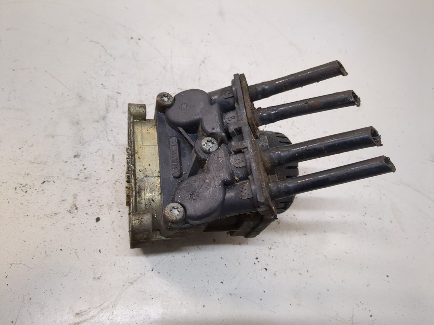 Кран тормозной главный