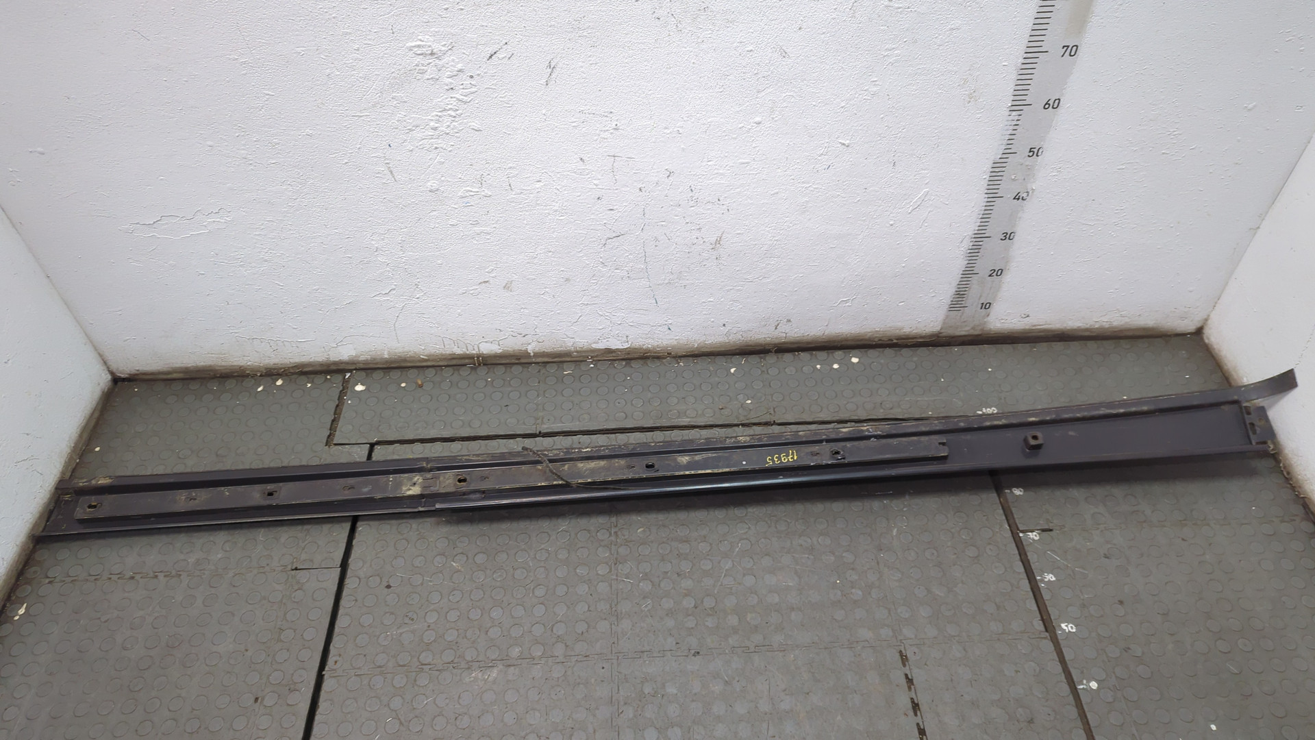 Рейлинг (релинг) левый (планка на крышу)