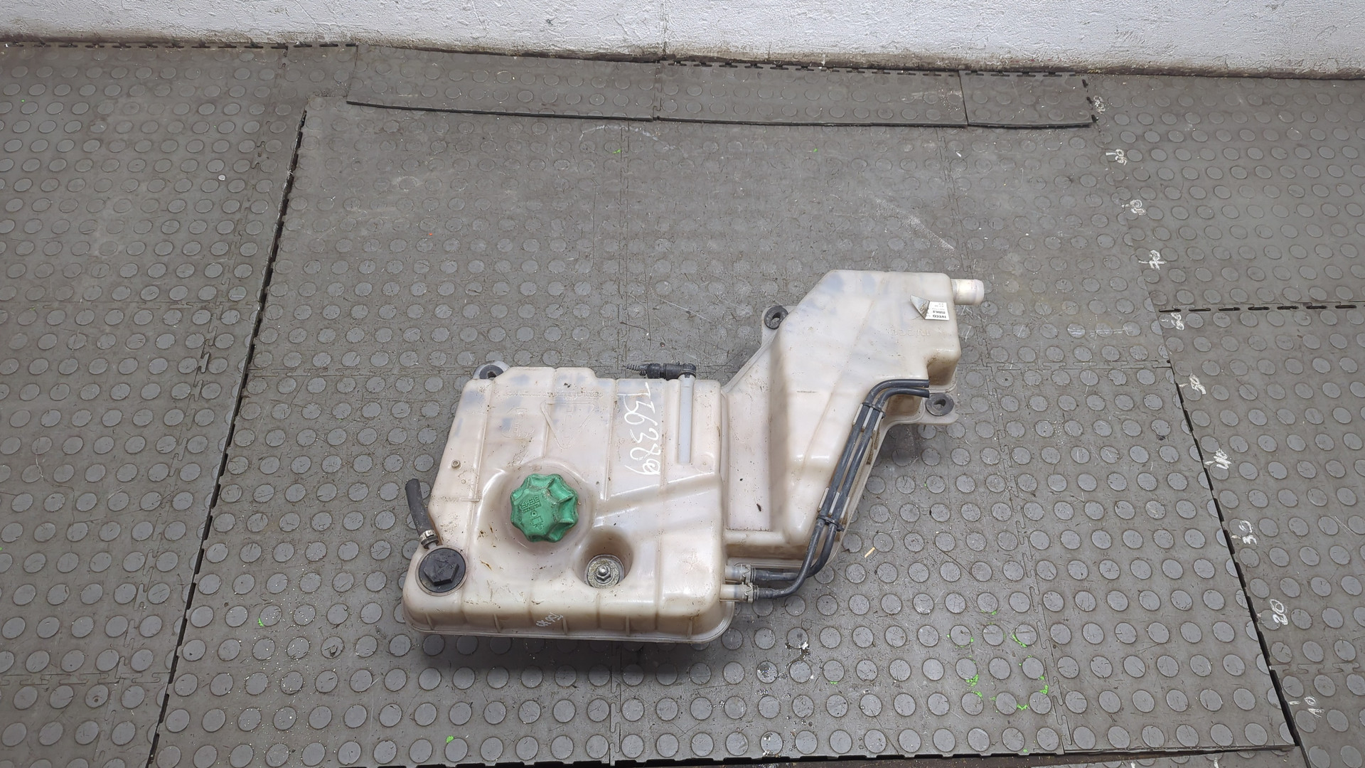 Бачок расширительный