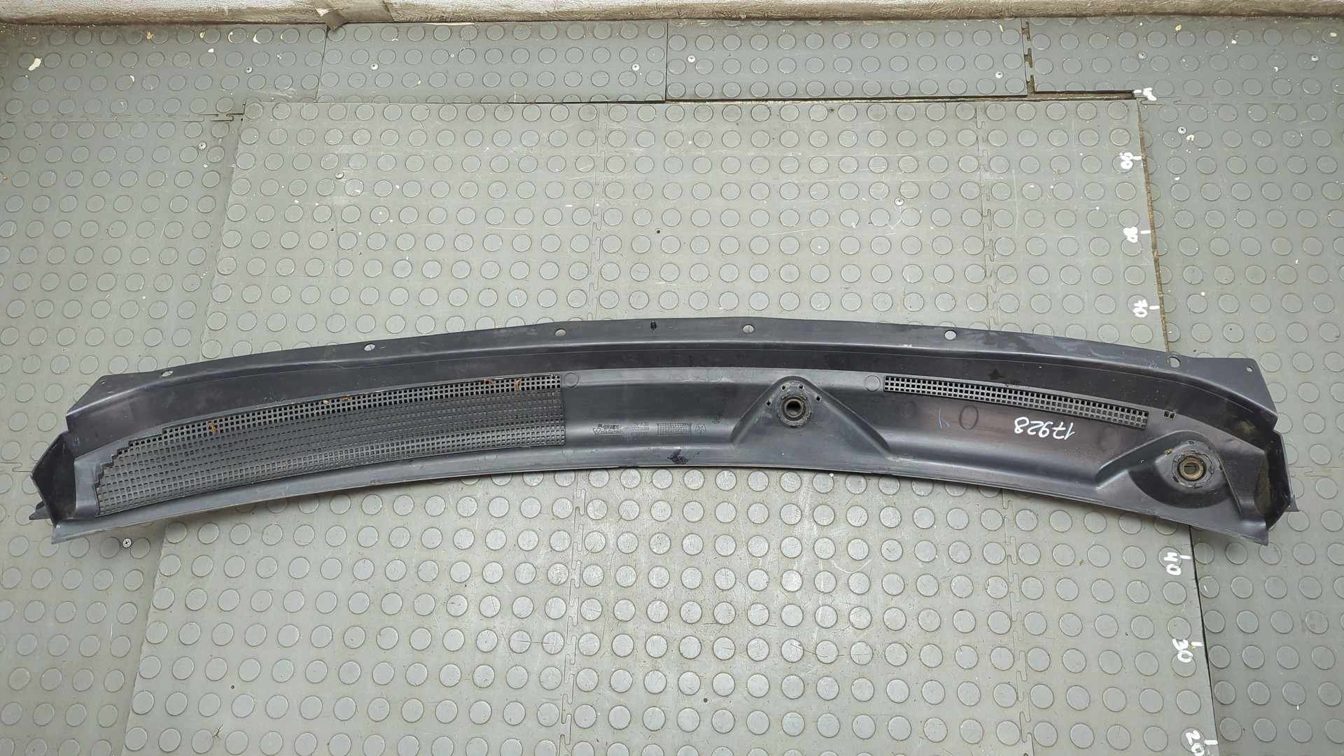 Решетка стеклоочистителей (Жабо)