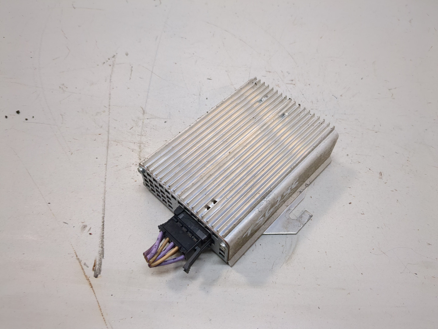 Преобразователь напряжения (адаптер)