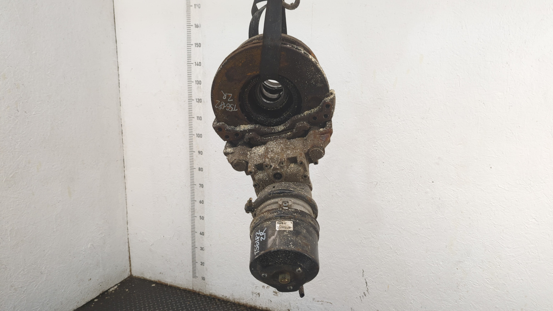 Кулак поворотный задний правый